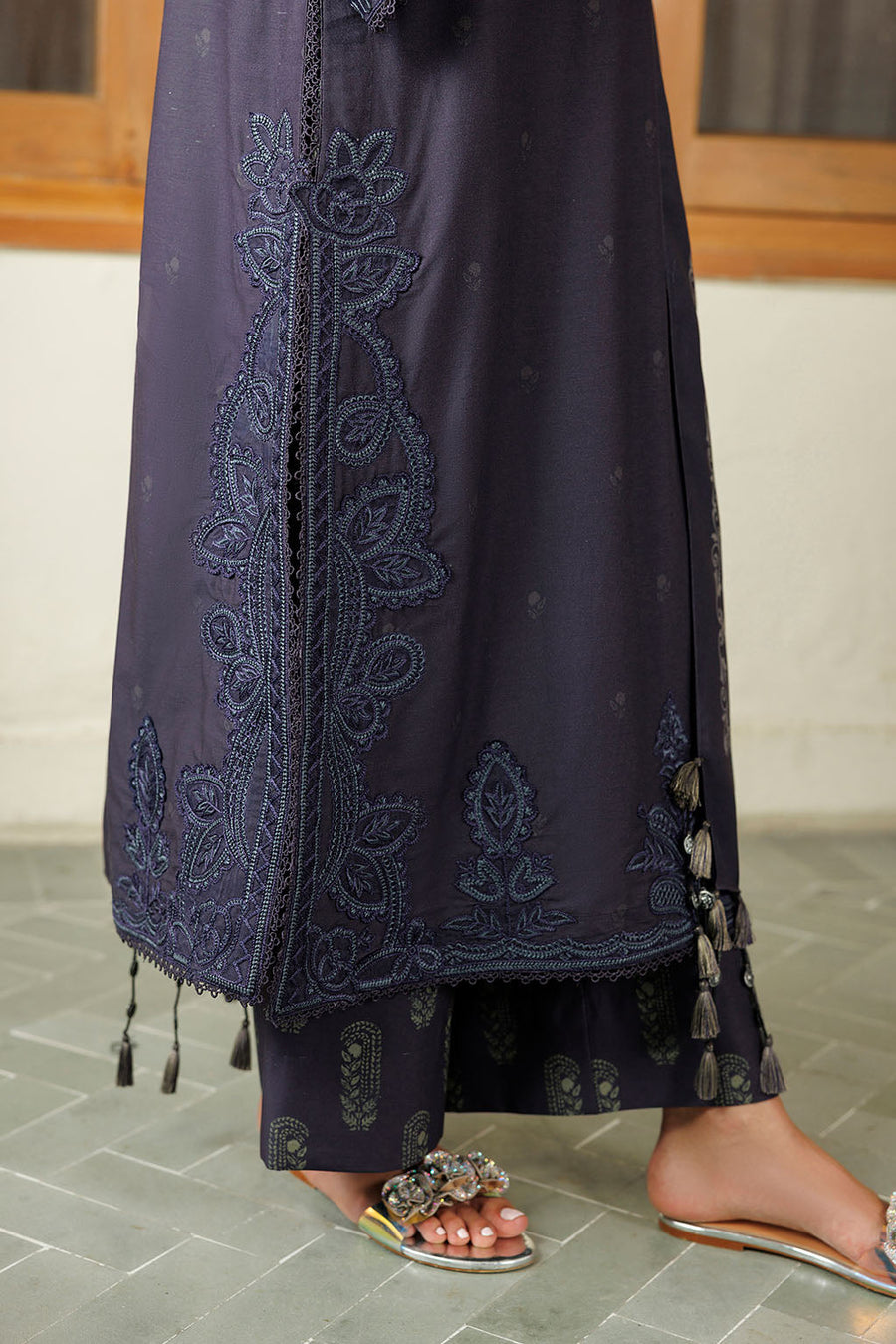 IZNIK Pre Fall Embroidered Viscose Linen Unstitched 3Pc Suit IPF-30