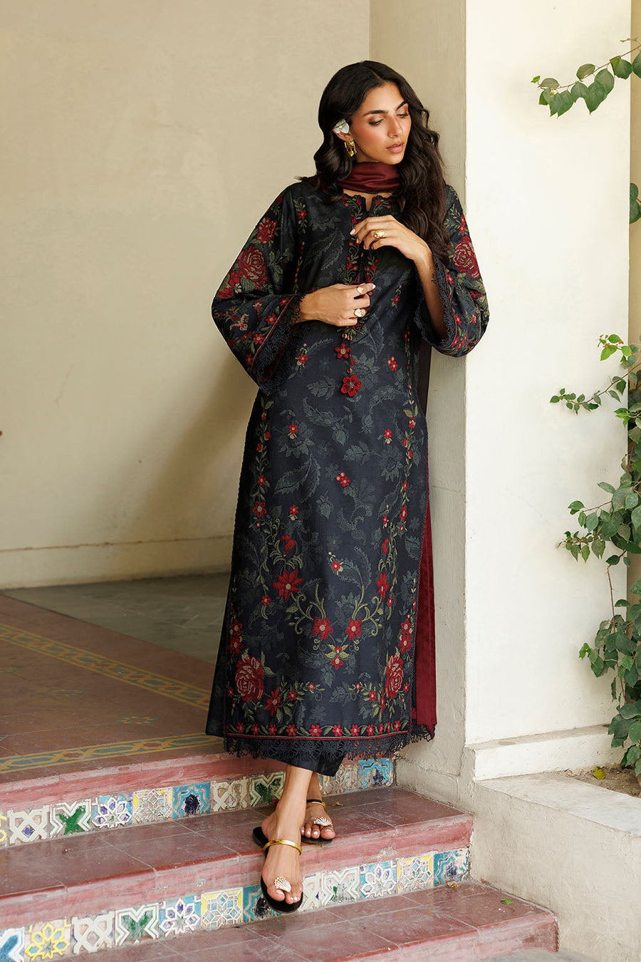 IZNIK Pre Fall Embroidered Viscose Linen Unstitched 3Pc Suit IPF-31