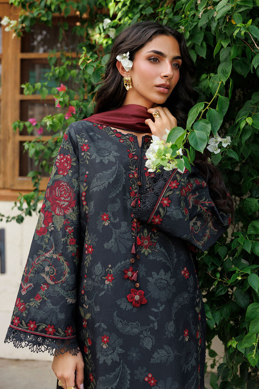 IZNIK Pre Fall Embroidered Viscose Linen Unstitched 3Pc Suit IPF-31