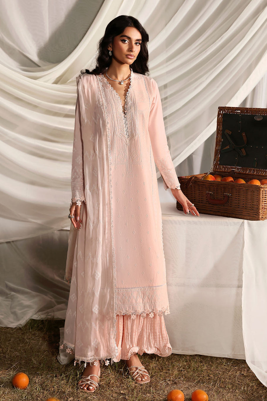 Gul Ahmed Luxury Lawn Unstitched Embroidered 3Pc Suit KD-62002