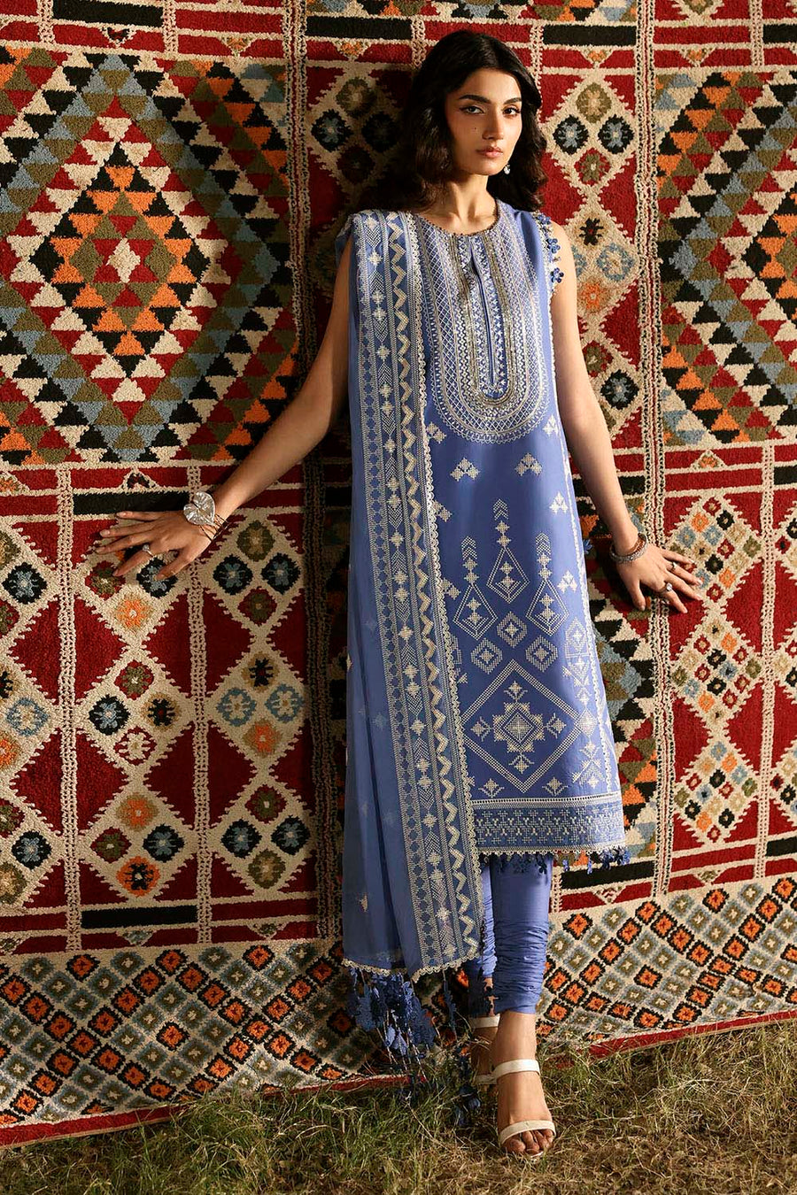 Gul Ahmed Luxury Lawn Unstitched Embroidered 3Pc Suit KD-62003