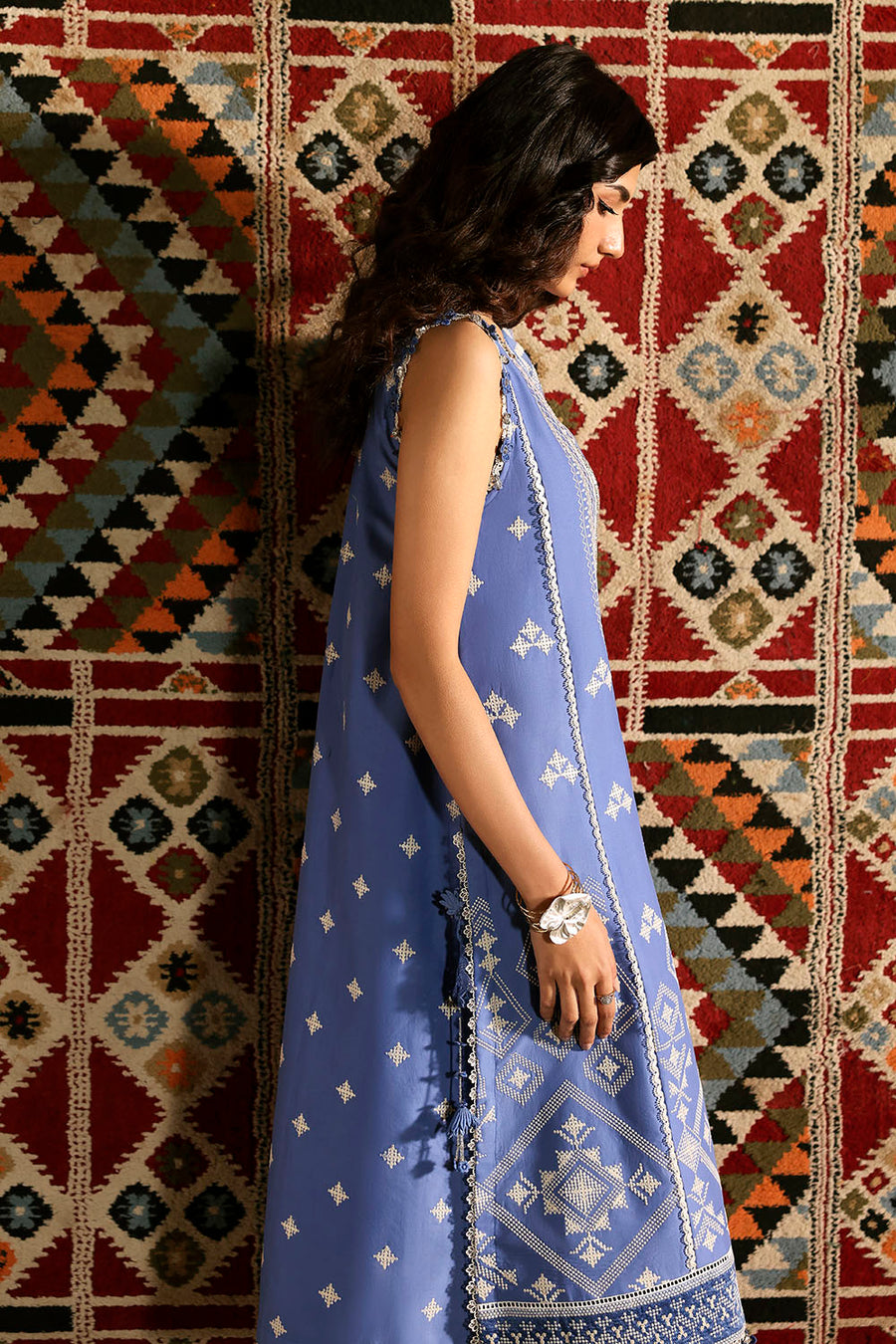Gul Ahmed Luxury Lawn Unstitched Embroidered 3Pc Suit KD-62003