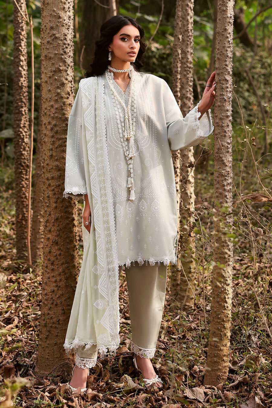 Gul Ahmed Luxury Lawn Unstitched Embroidered 3Pc Suit KD-62004