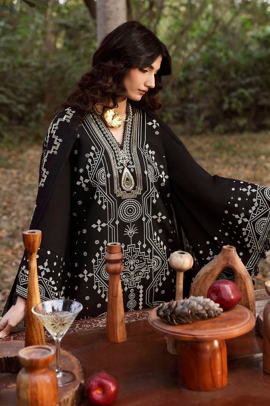 Gul Ahmed Luxury Lawn Unstitched Embroidered 3Pc Suit KD-62006
