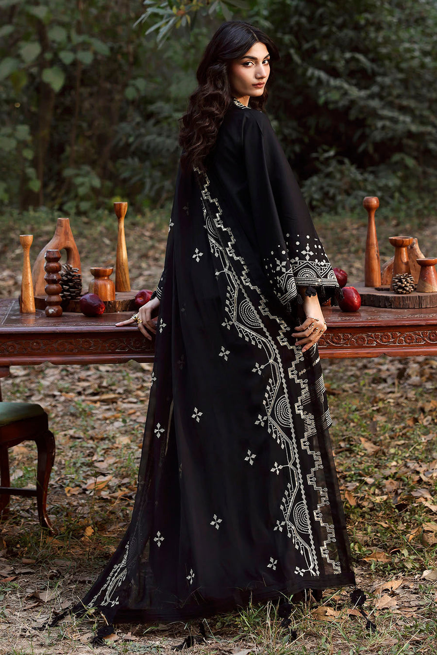 Gul Ahmed Luxury Lawn Unstitched Embroidered 3Pc Suit KD-62006