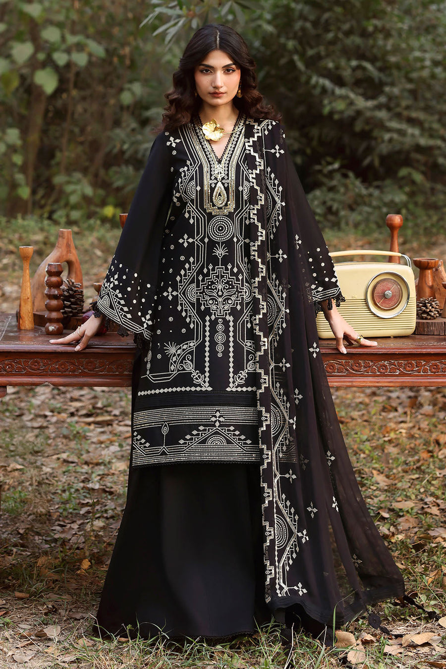 Gul Ahmed Luxury Lawn Unstitched Embroidered 3Pc Suit KD-62006