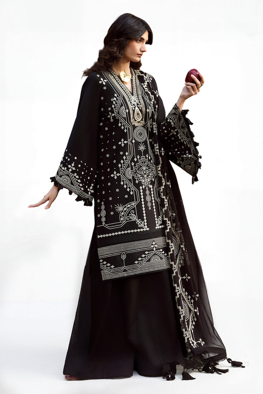 Gul Ahmed Luxury Lawn Unstitched Embroidered 3Pc Suit KD-62006