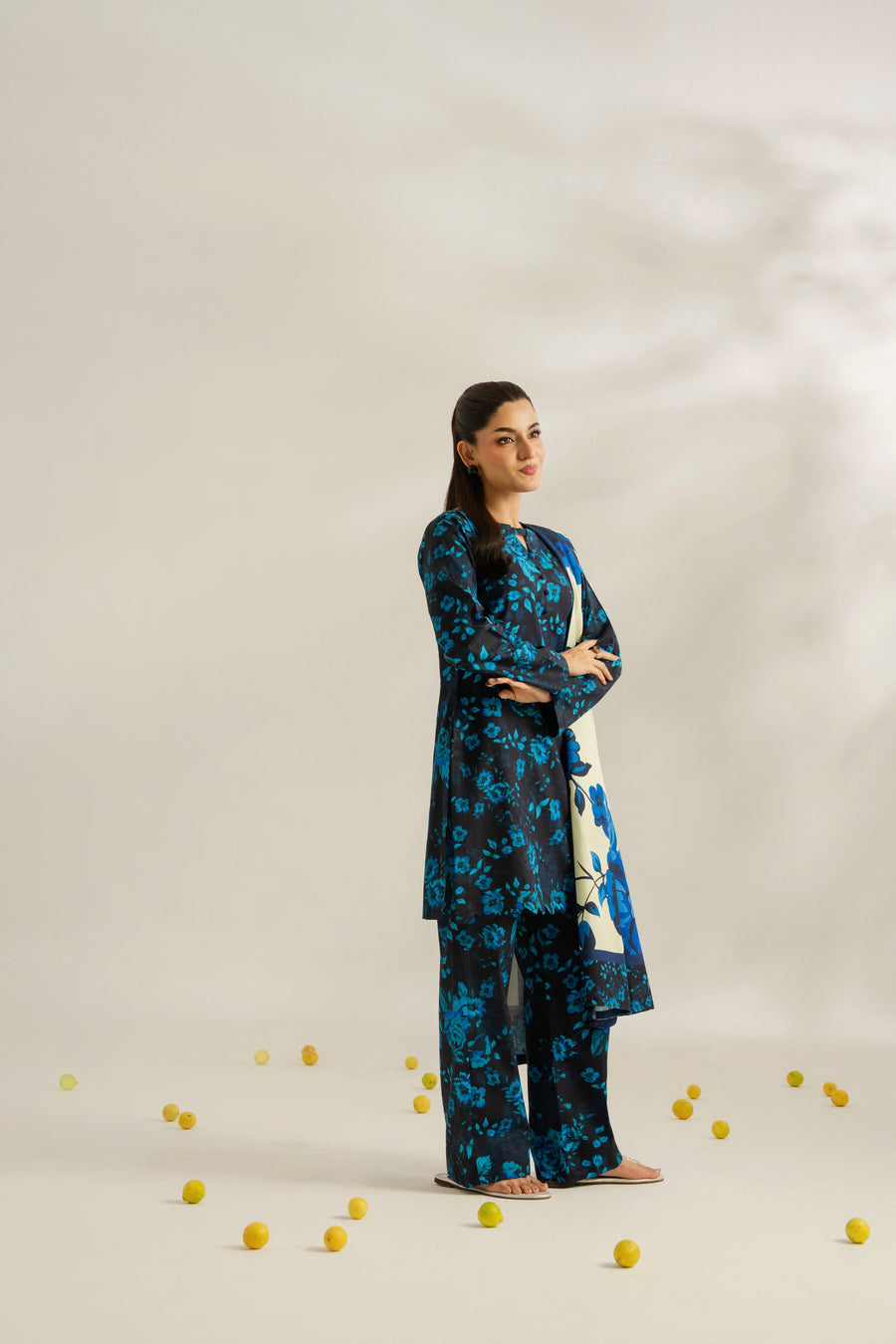 Feathers Dosti Digital Printed Khaddar Unstitched 3Pc Suit KELNOR-FT583