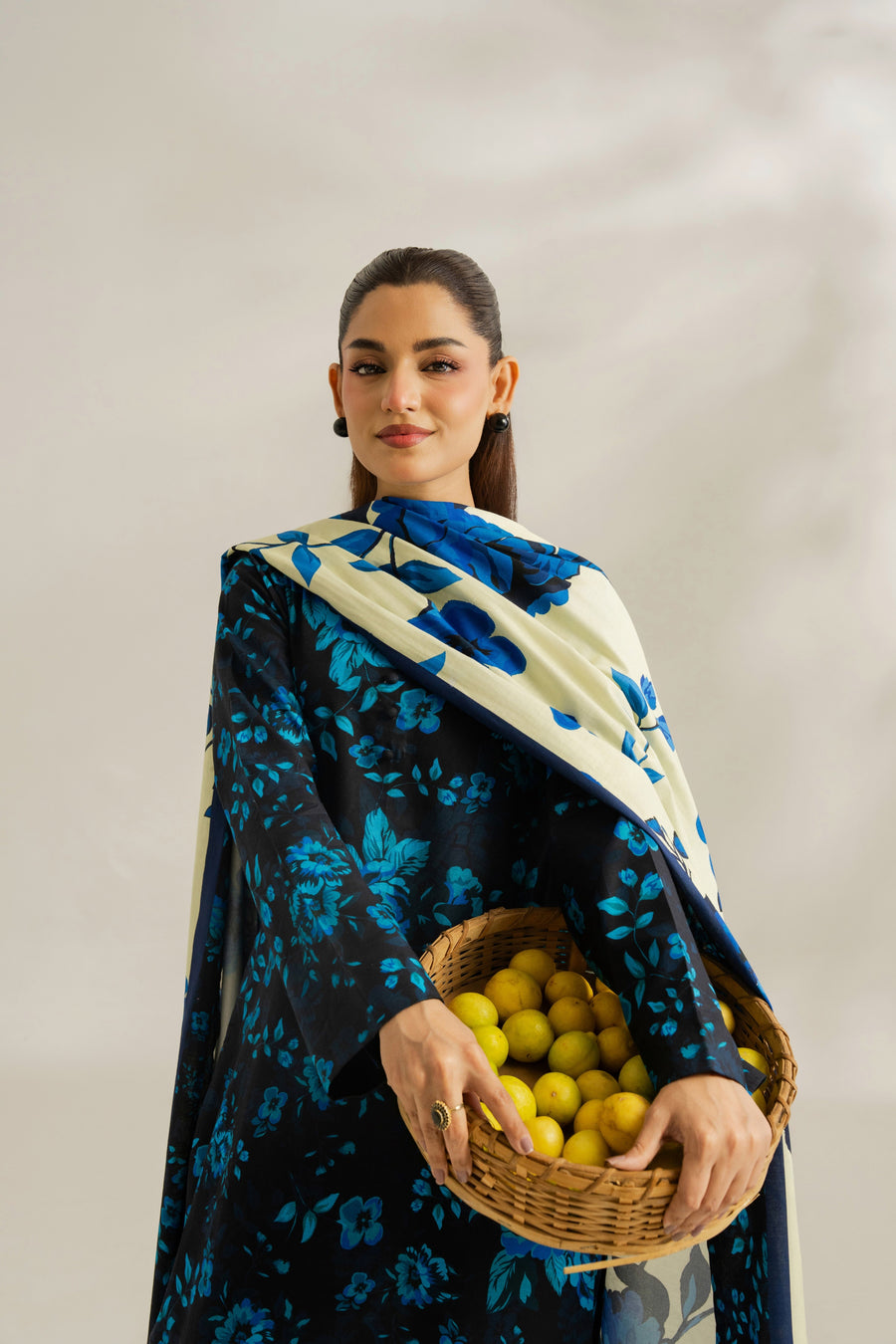 Feathers Dosti Digital Printed Khaddar Unstitched 3Pc Suit KELNOR-FT583