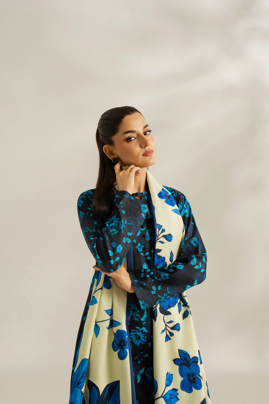 Feathers Dosti Digital Printed Khaddar Unstitched 3Pc Suit KELNOR-FT583