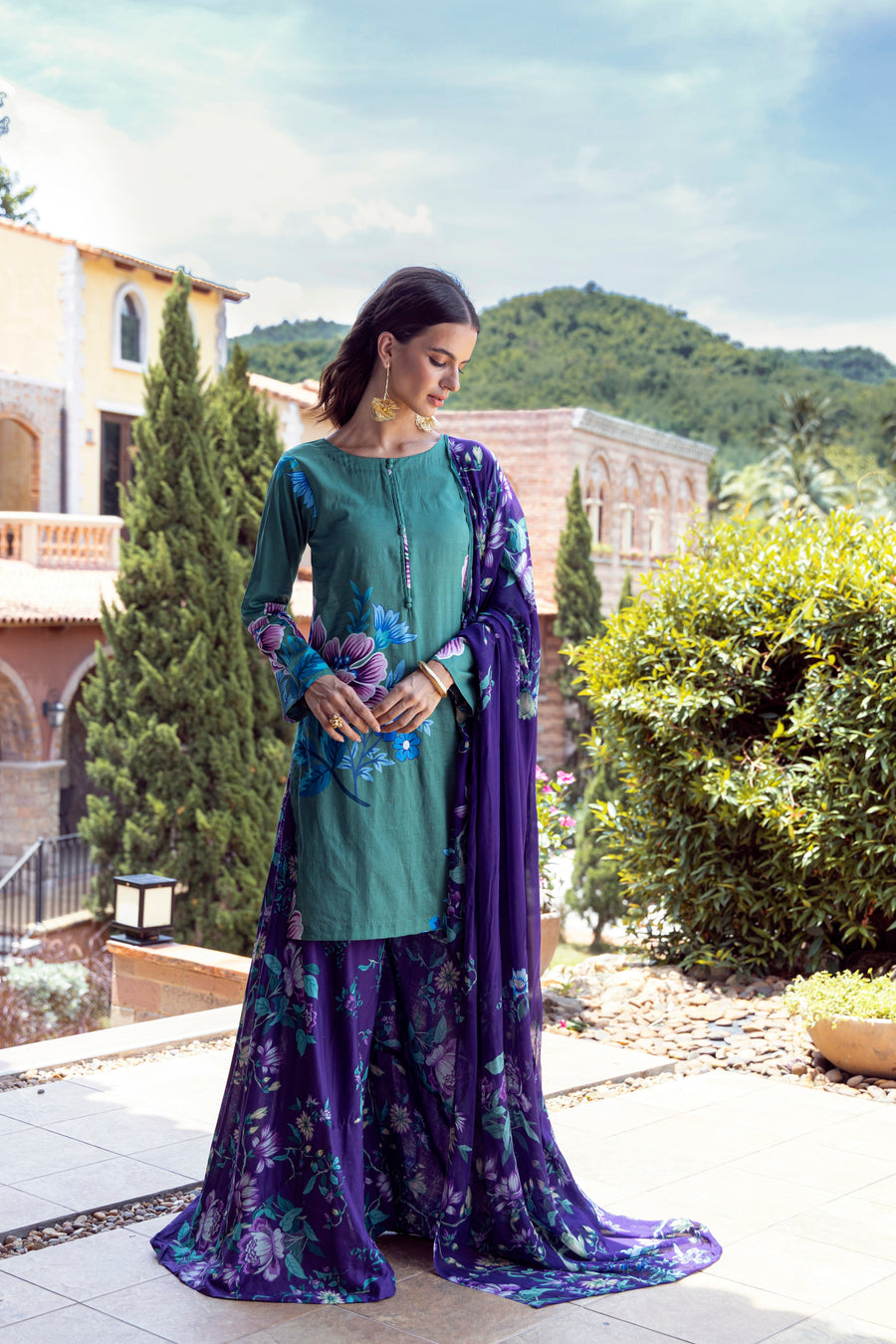 Feathers Premium Printed Lawn Unstitched 3Pc Suit KYNEL-FT526