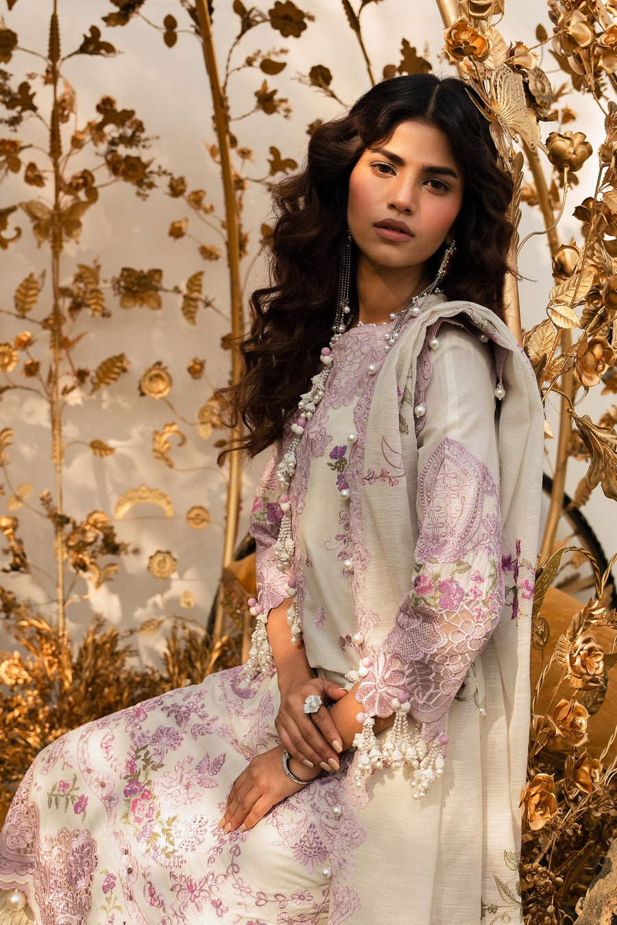 Sana Safinaz Embroidered Luxury Lawn Unstitched 3Pc Suit D-04B
