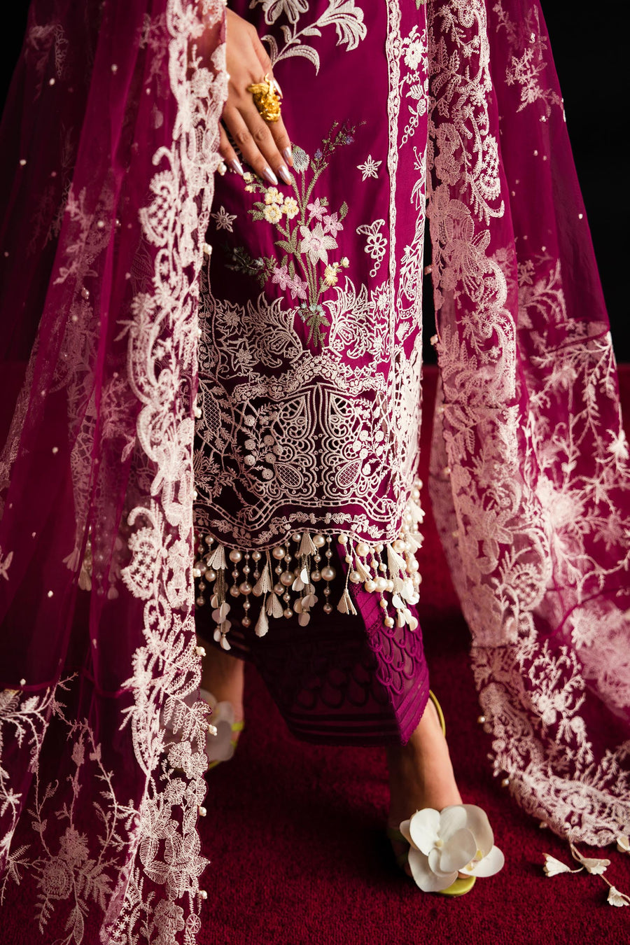 Sana Safinaz Embroidered Luxury Lawn Unstitched 3Pc Suit D-07B