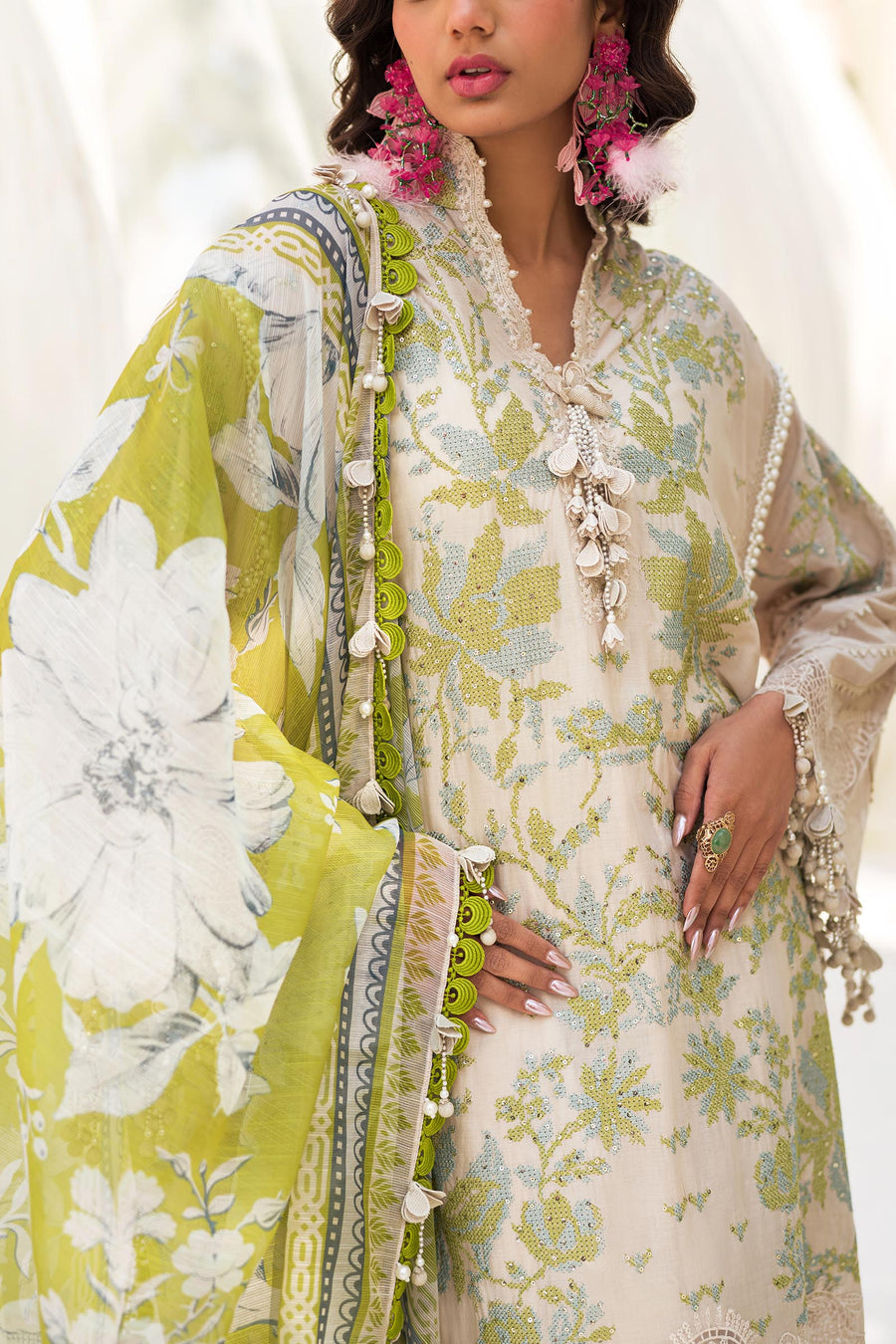 Sana Safinaz Embroidered Luxury Lawn Unstitched 3Pc Suit D-08A