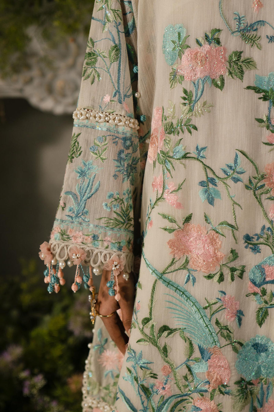 Sana Safinaz Embroidered Luxury Lawn Unstitched 3Pc Suit D-09B