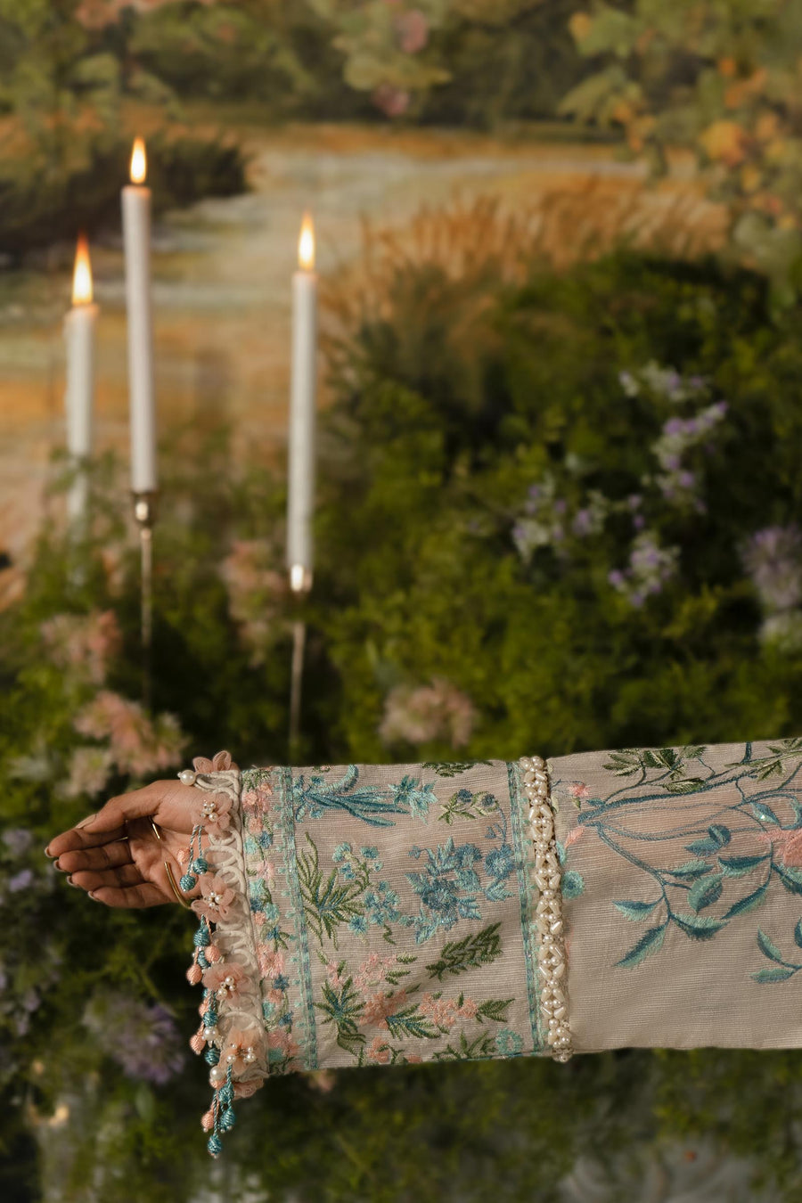 Sana Safinaz Embroidered Luxury Lawn Unstitched 3Pc Suit D-09B