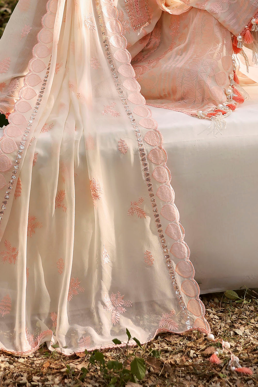 Gul Ahmed Luxury Paper Cotton Unstitched Embroidered 3Pc Suit LE-62002
