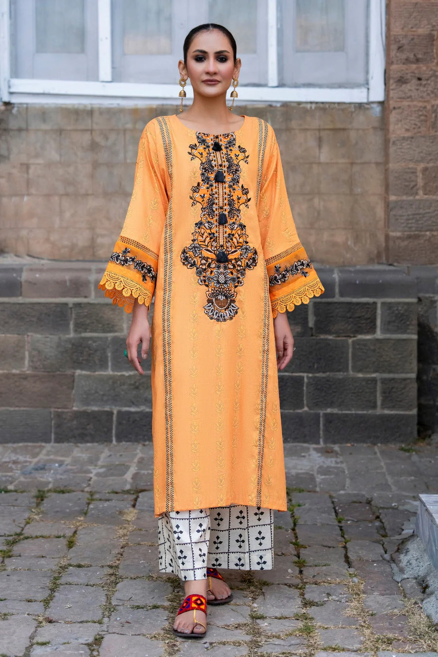 Ittehad Textiles Unstitched Embroidered Lawn 2Pc Suit LF-EMP24-2P-05