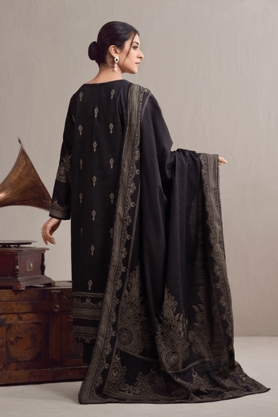 Ittehad Textiles Printed Khaddar Unstitched 3Pc Suit LF-KHC-002A