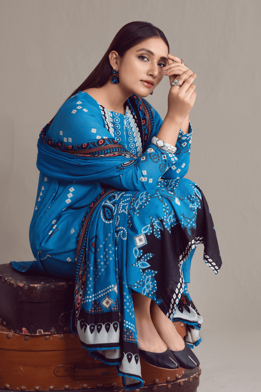 Ittehad Textiles Printed Khaddar Unstitched 3Pc Suit LF-KHC-008B