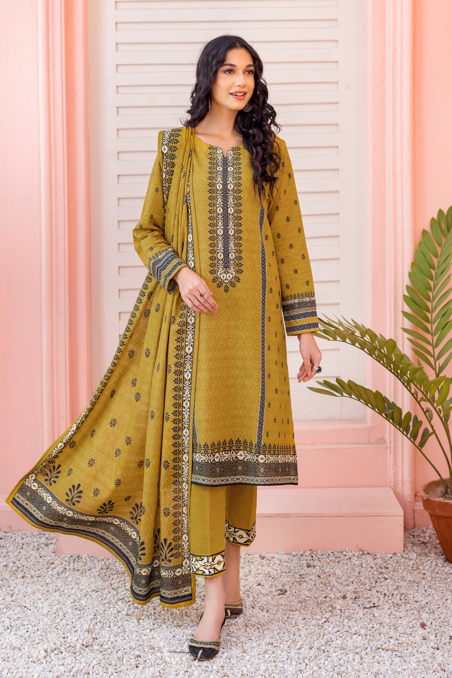 Ittehad Textiles Printed Khaddar Unstitched 3Pc Suit LF-VSK-002