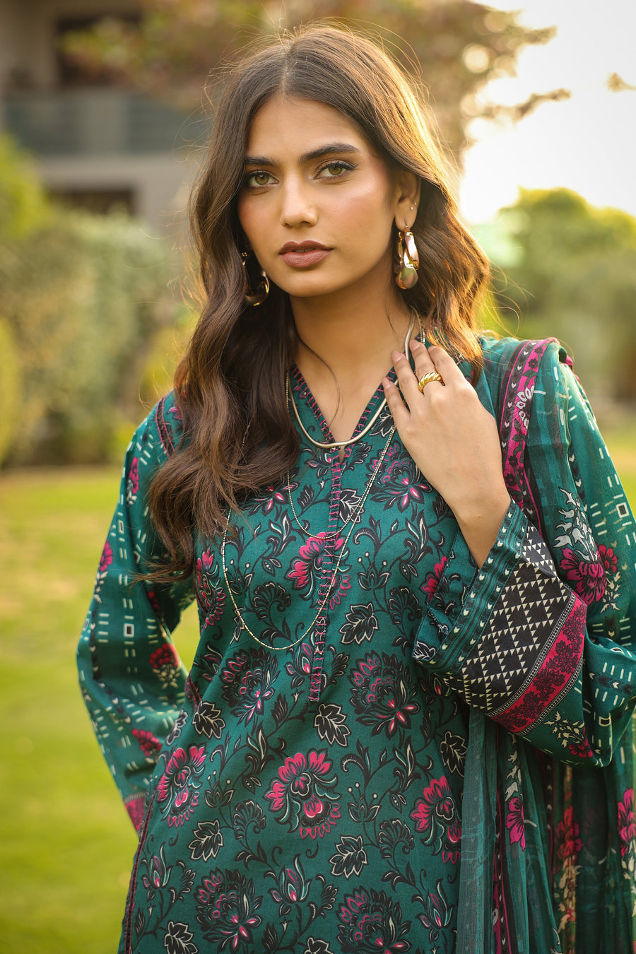 Komal Prints by Lakhany Unstitched Printed Lawn 3Pc Suit LG-AM-0088-A