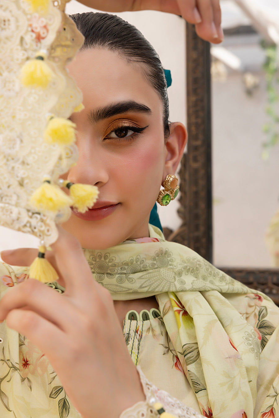 Lakhany Embroidered Essentials Lawn Unstitched 3Pc Suit LG-AR-0159