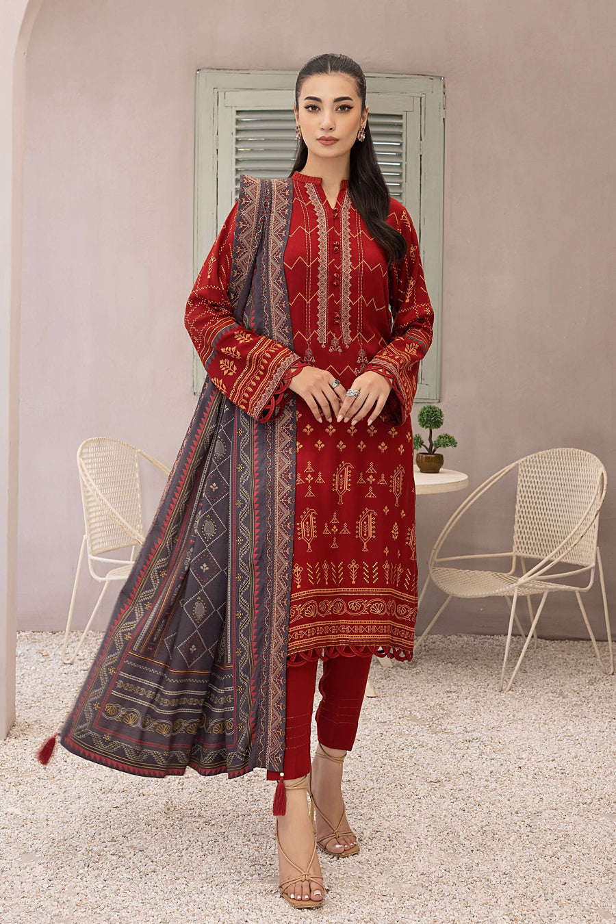 Lakhany Dareechay Embroidered Pashmina Unstitched 3Pc Suit LG-EA-0490