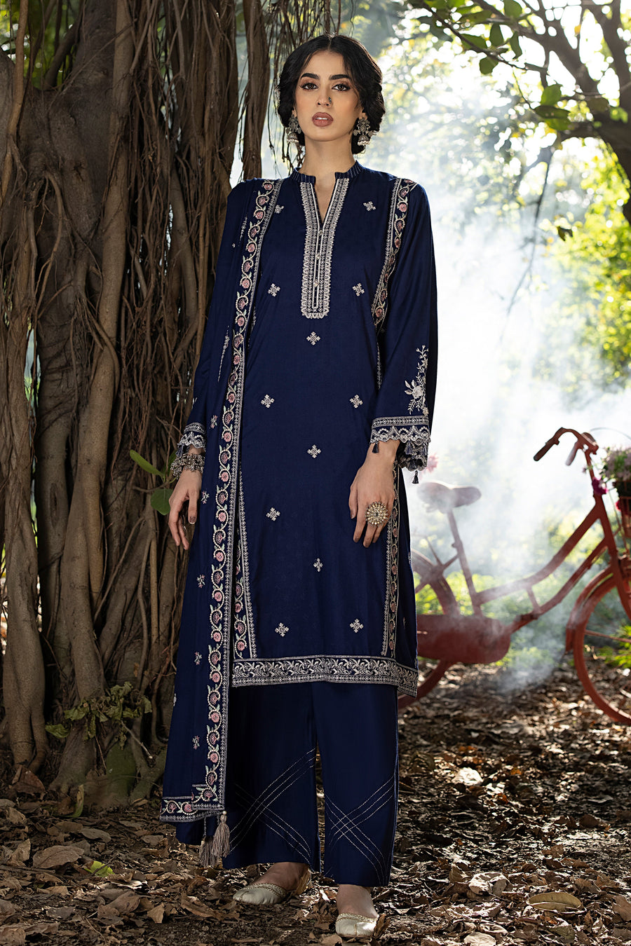 Lakhany Embroidered Cashmi Wool Unstitched 3Pc Suit LG-IZ-0023