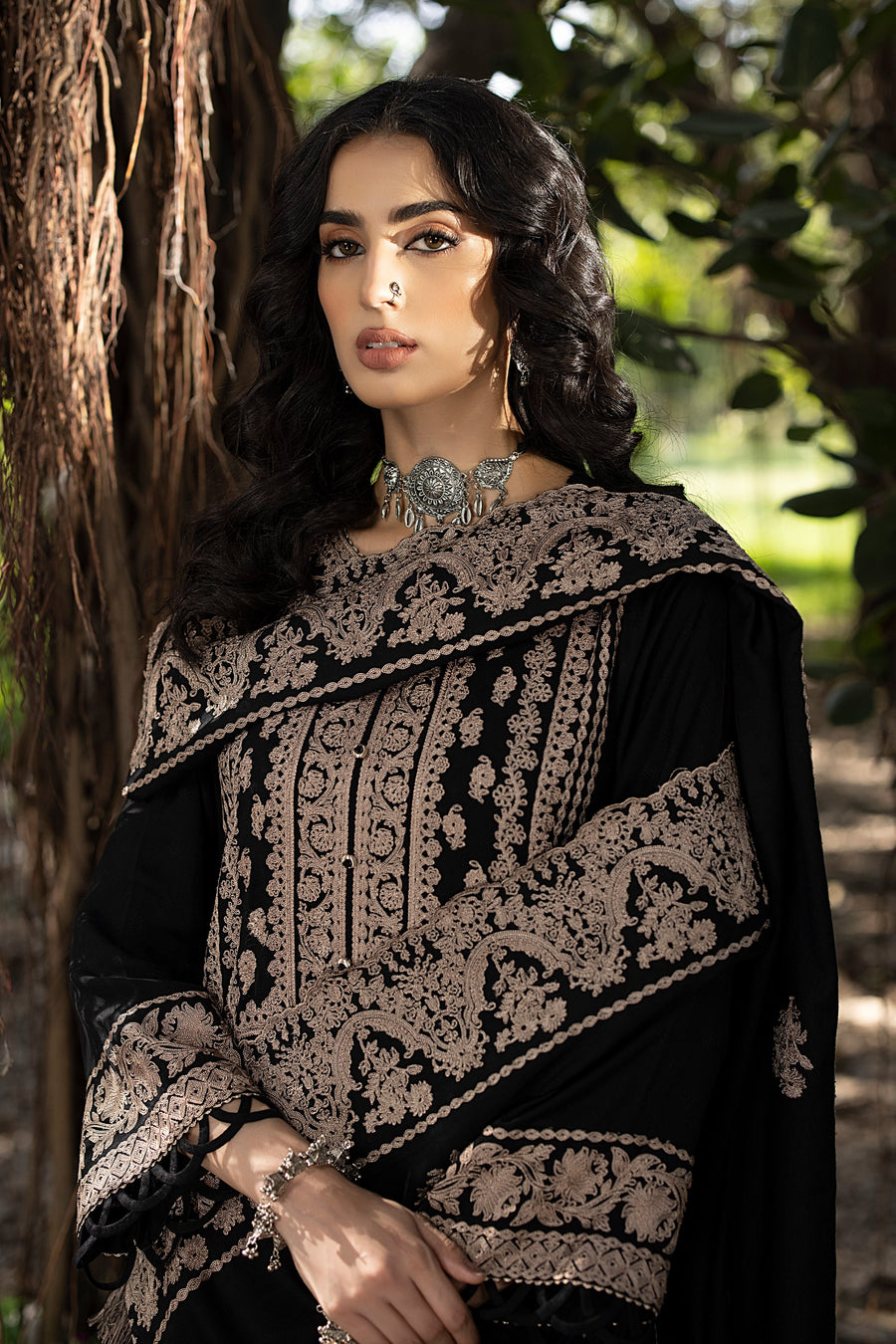 Lakhany Embroidered Cashmi Wool Unstitched 3Pc Suit LG-IZ-0037