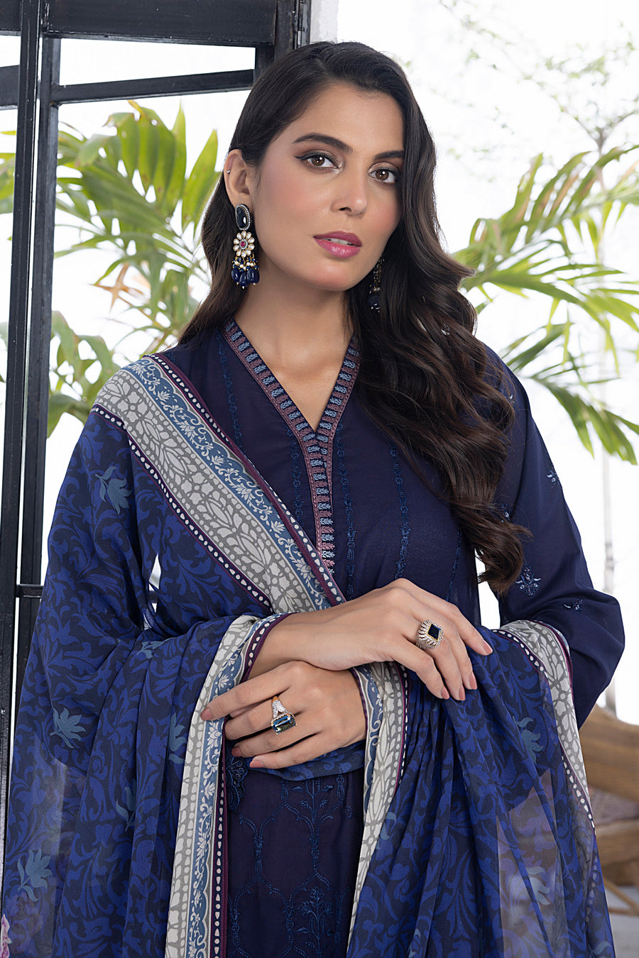 Lakhany Spring Embroidered Lawn Unstitched 3Pc Suit LG-IZ-0122