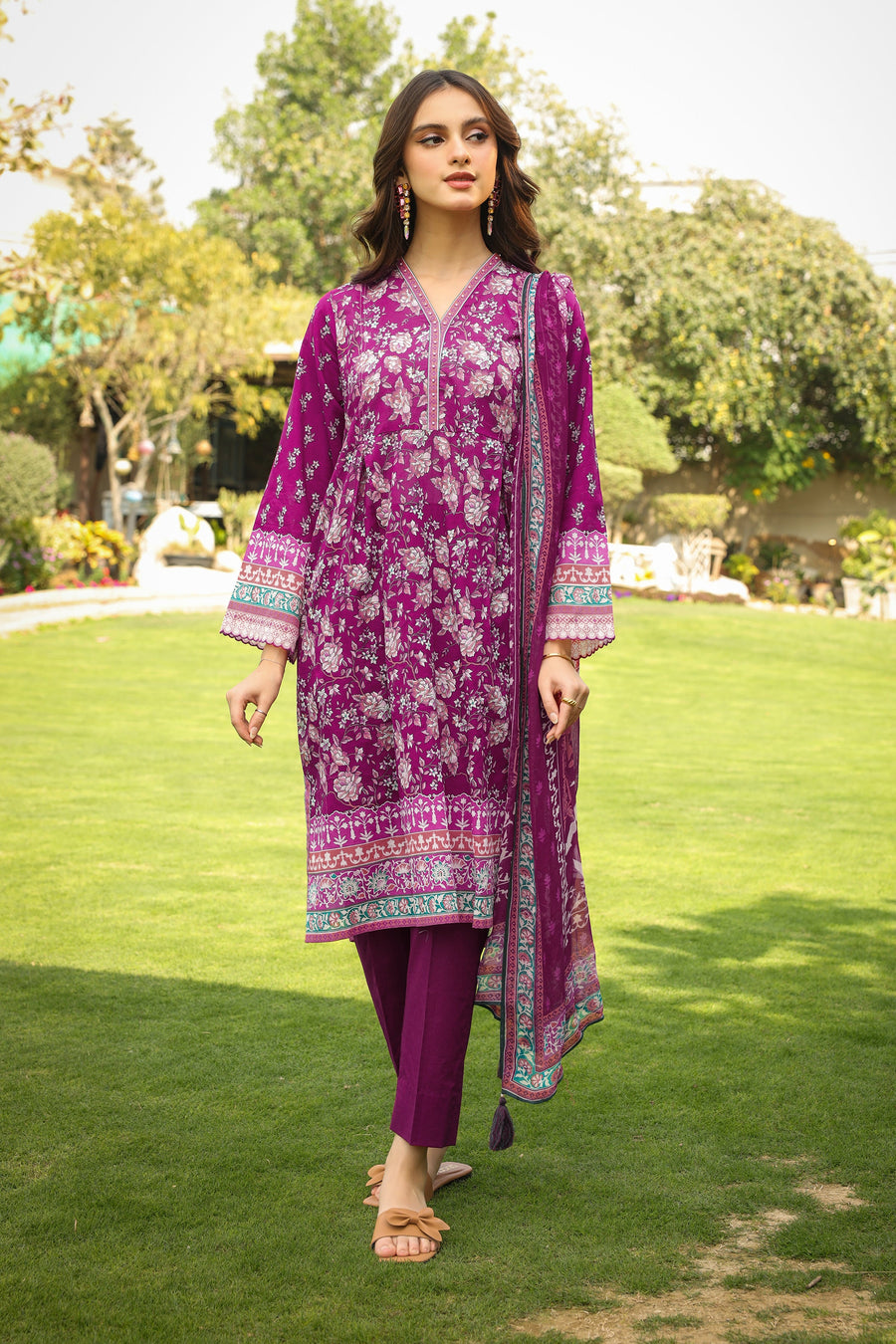 Komal Prints by Lakhany Unstitched Printed Lawn 3Pc Suit LG-IZ-0147-B