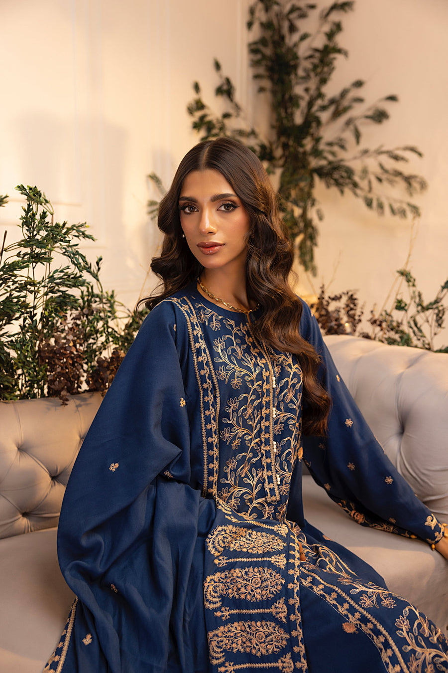 Lakhany Embroidered Cashmi Wool Unstitched 3Pc Suit LG-IZ-0248