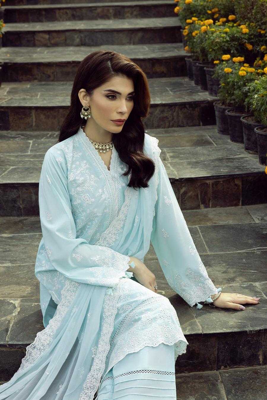 Lakhany Embroidered Luxury Lawn Unstitched 3Pc Suit LG-IZ-0308
