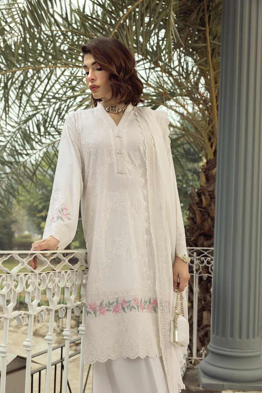 Lakhany Embroidered Luxury Lawn Unstitched 3Pc Suit LG-IZ-0311