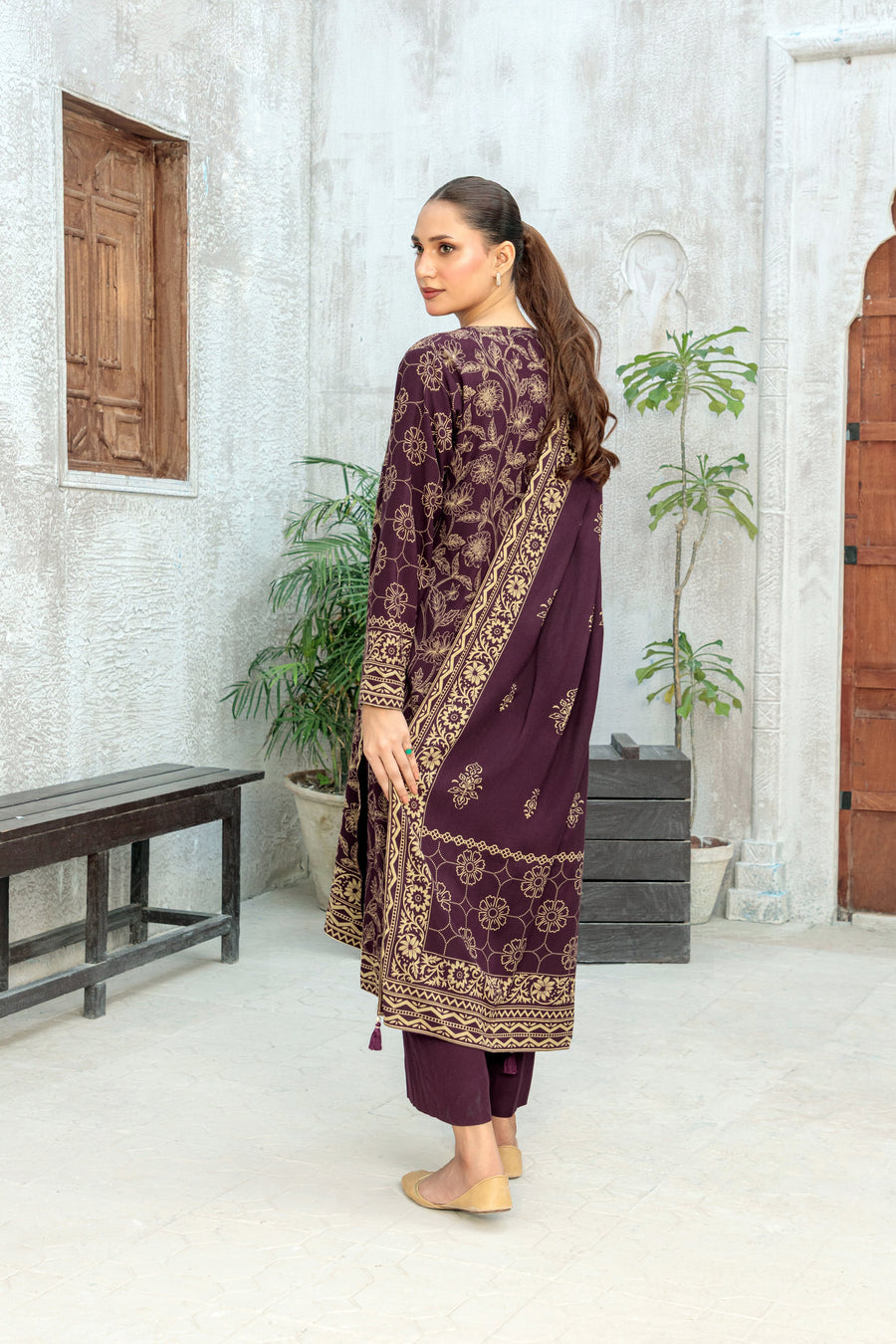 Lakhany Printed Pashmina Unstitched 3Pc Suit LG-IZ-0511-A