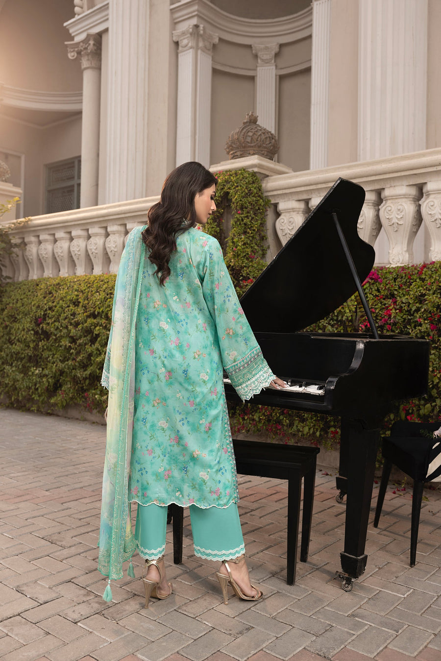 Lakhany Komal Embroidered Lawn Unstitched 3Pc Suit LG-MM-0253