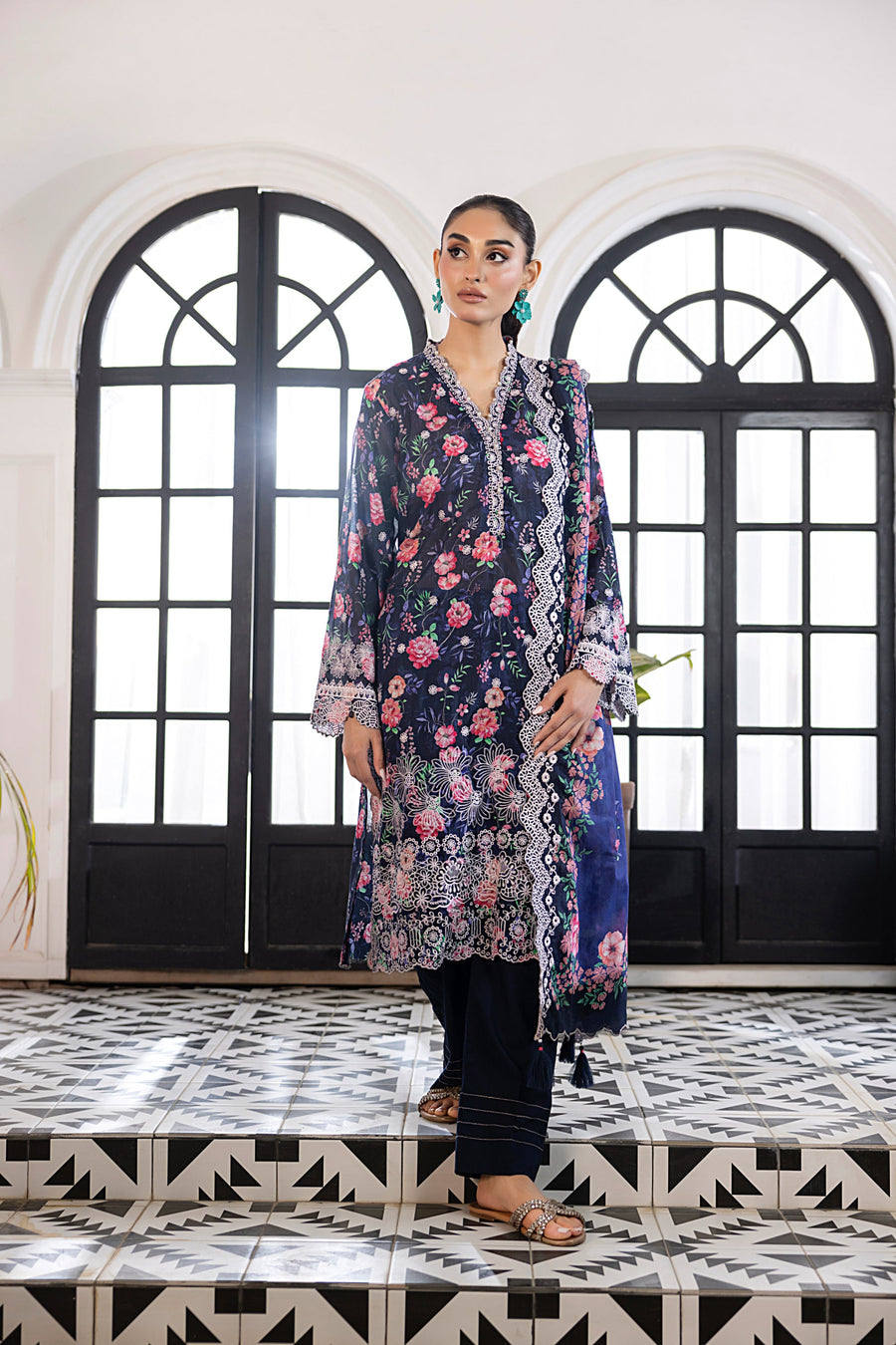 Lakhany Essentials Embroidered Lawn Unstitched 3Pc Suit LG-RL-0022