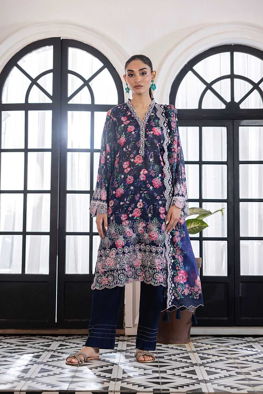 Lakhany Essentials Embroidered Lawn Unstitched 3Pc Suit LG-RL-0022