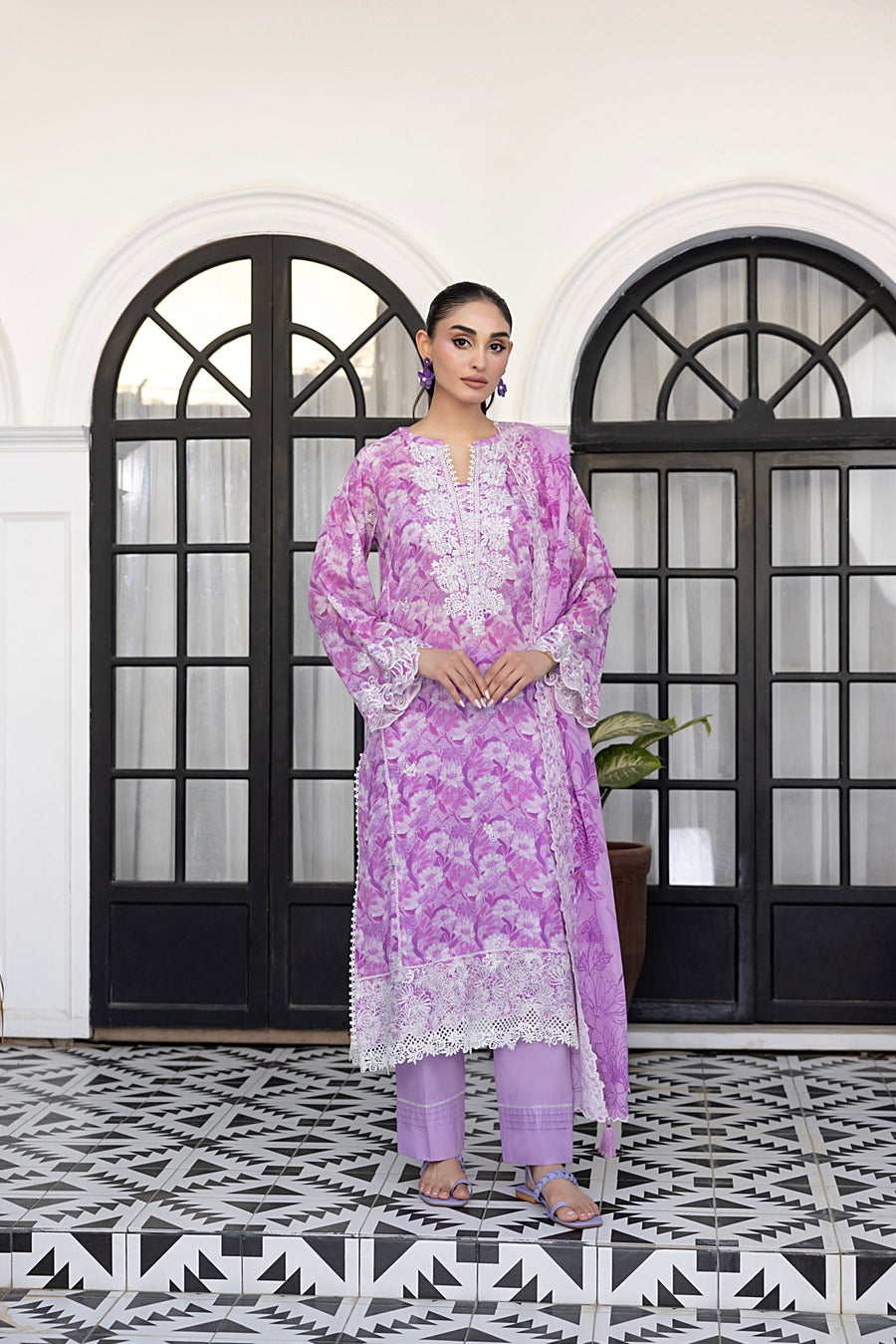 Lakhany Essentials Embroidered Lawn Unstitched 3Pc Suit LG-RK-0023