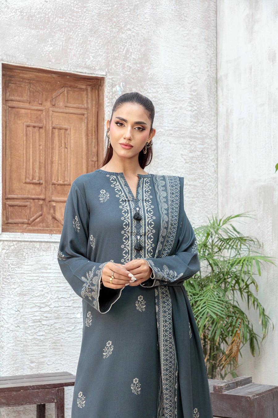 Lakhany Printed Pashmina Unstitched 3Pc Suit LG-RK-0082-B