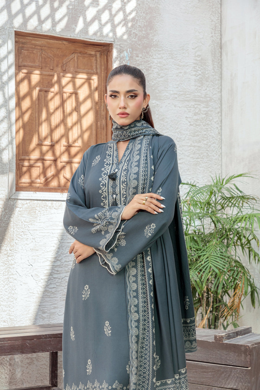 Lakhany Printed Pashmina Unstitched 3Pc Suit LG-RK-0082-B