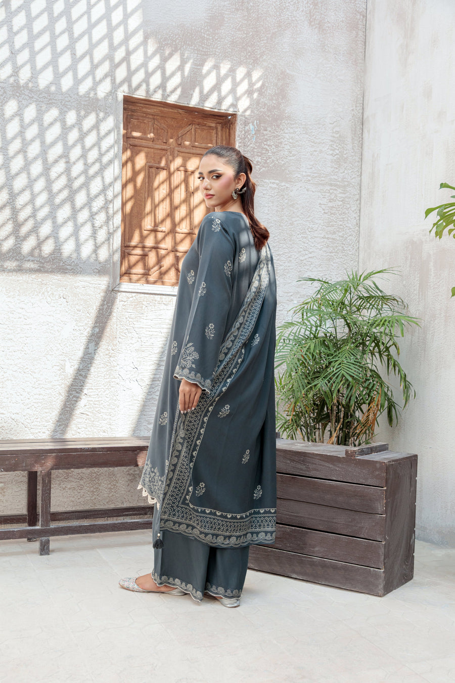 Lakhany Printed Pashmina Unstitched 3Pc Suit LG-RK-0082-B