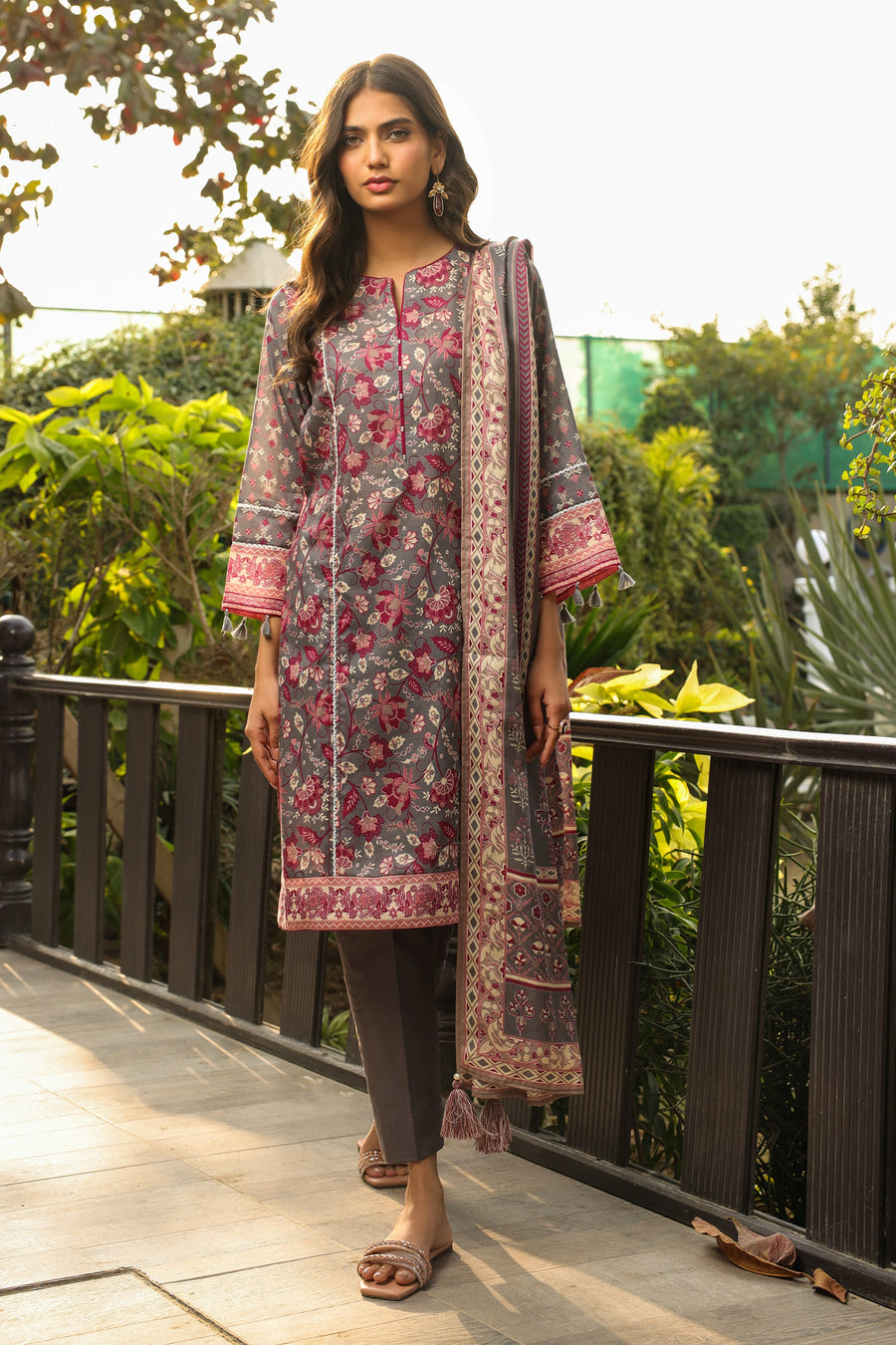 Komal Prints by Lakhany Unstitched Printed Lawn 3Pc Suit LG-RL-0033-A