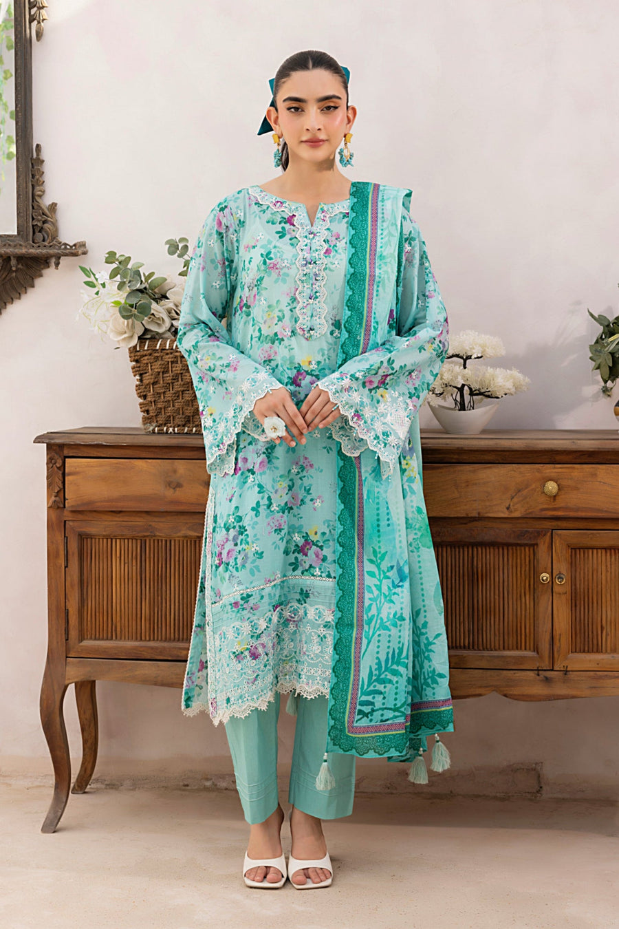 Lakhany Embroidered Essentials Lawn Unstitched 3Pc Suit LG-RL-0203