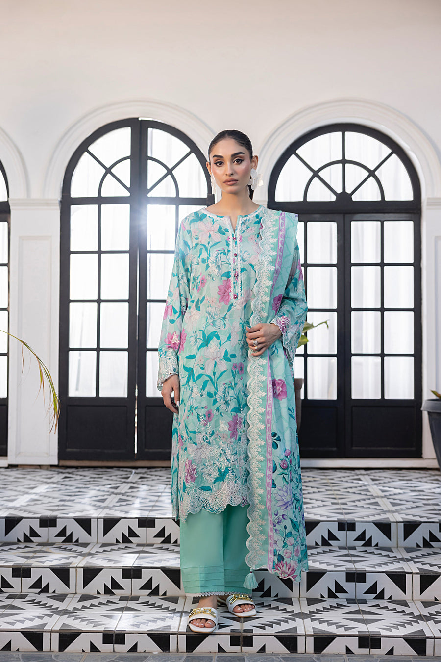 Lakhany Essentials Embroidered Lawn Unstitched 3Pc Suit LG-RL-0210