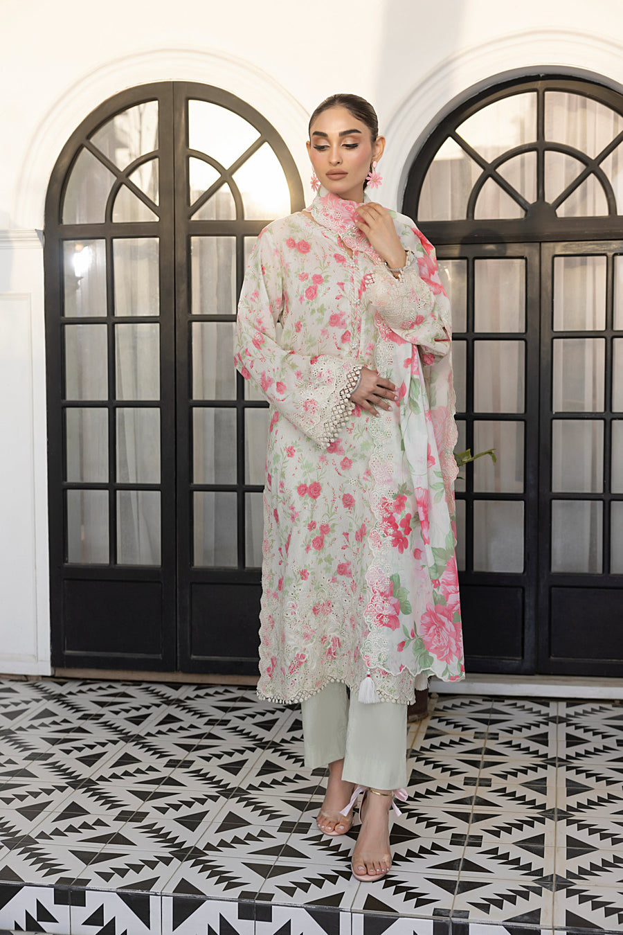 Lakhany Essentials Embroidered Lawn Unstitched 3Pc Suit LG-RL-0214