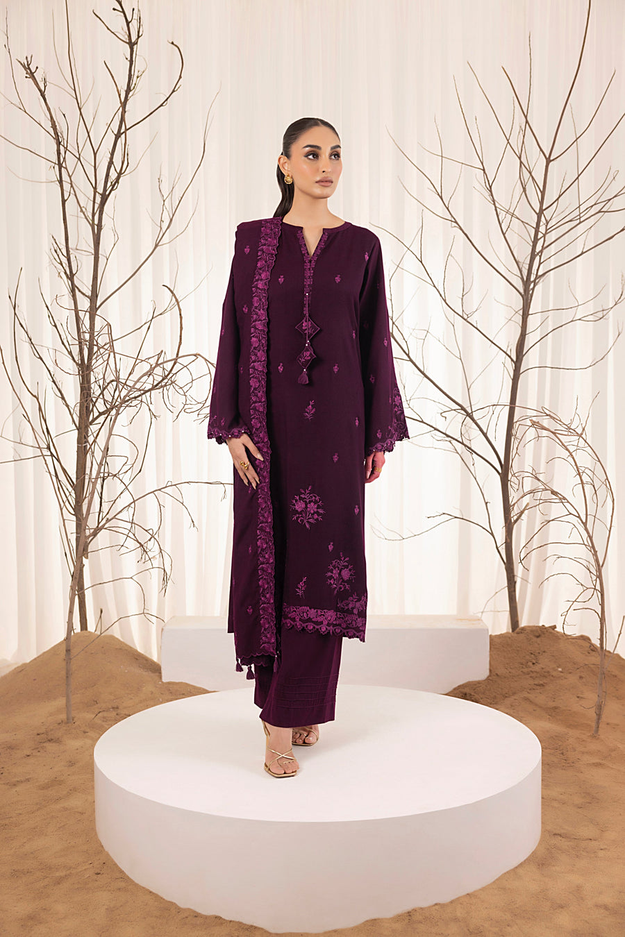 Lakhany Embroidered Cashmi Wool Unstitched 3Pc Suit LG-RL-0281