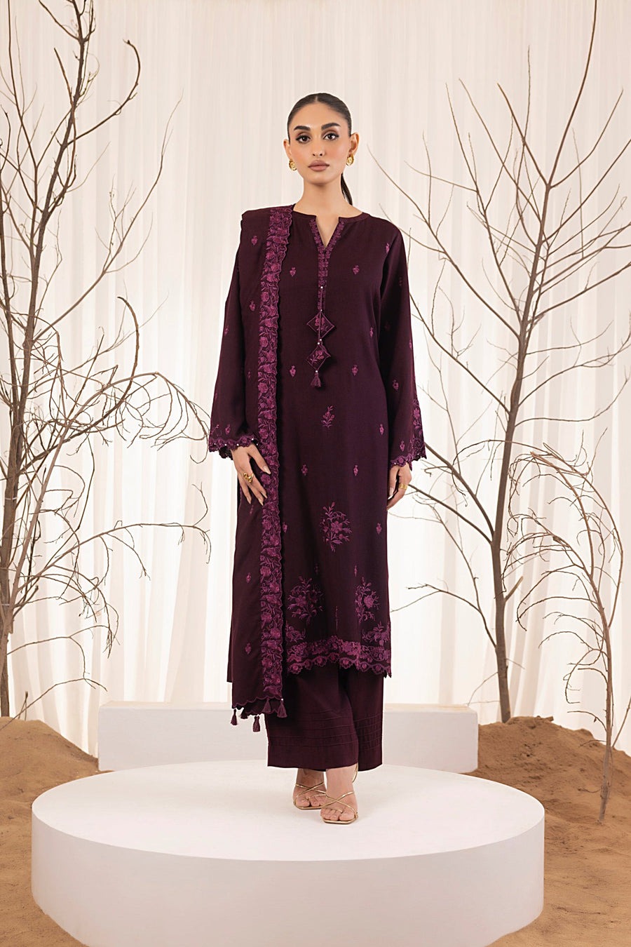 Lakhany Embroidered Cashmi Wool Unstitched 3Pc Suit LG-RL-0281