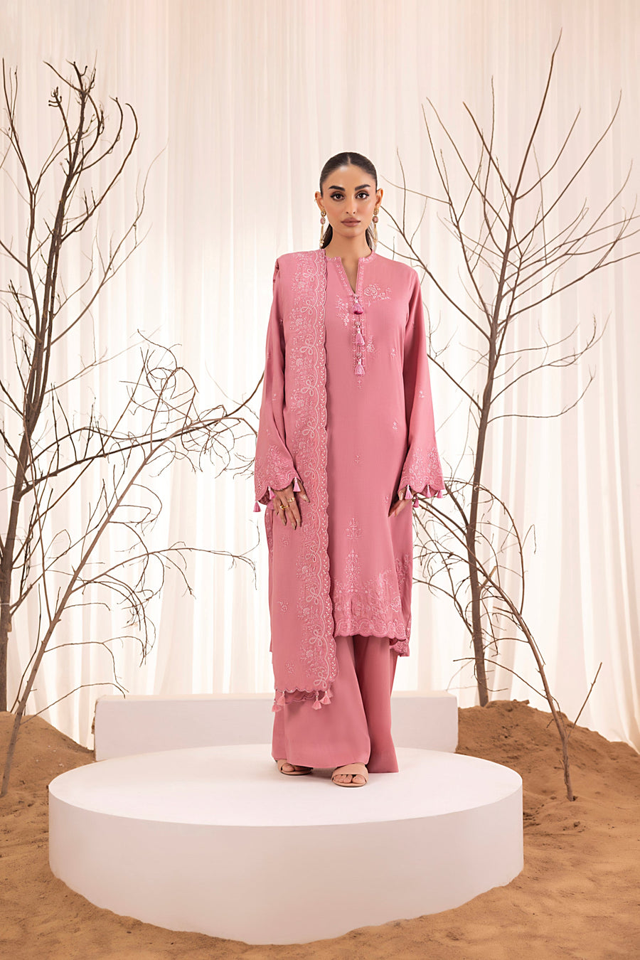 Lakhany Embroidered Cashmi Wool Unstitched 3Pc Suit LG-RL-0282